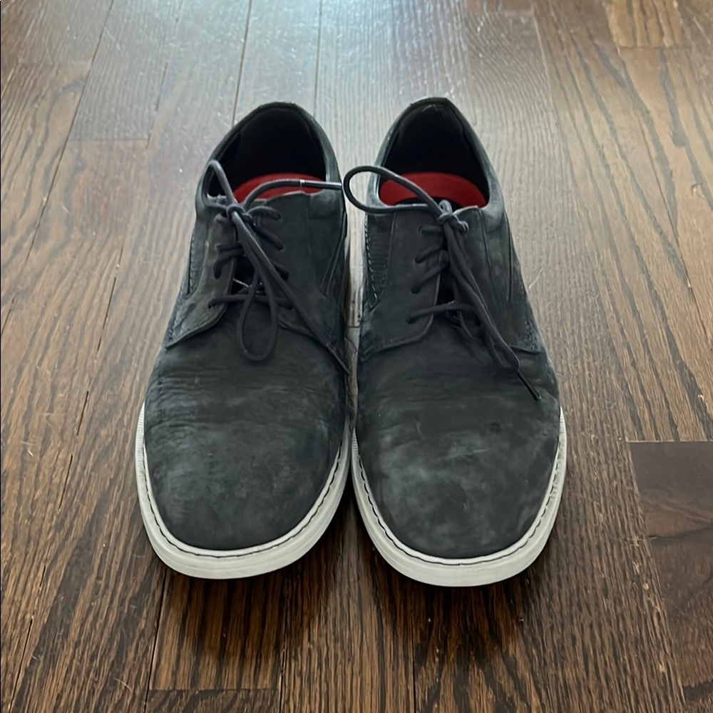 Rockport Black and White Oxfords with Minimalist Design